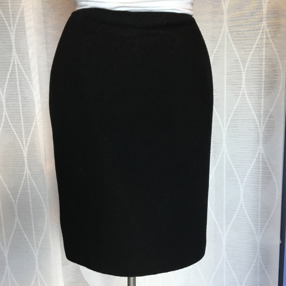 Classic! Chic wool felt pencil skirt, size 8